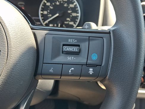 Used 2023 Nissan Rogue SV AWD/4WD image 21