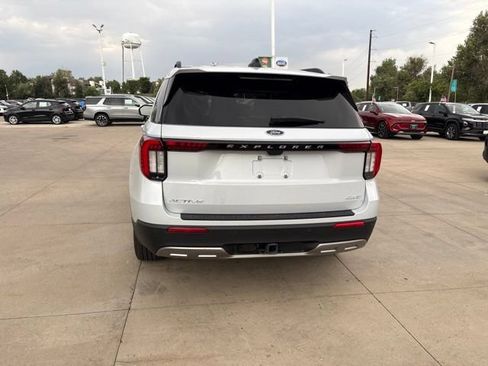 Used 2025 Ford Explorer Active w/ Active Comfort Package AWD/4WD image 6
