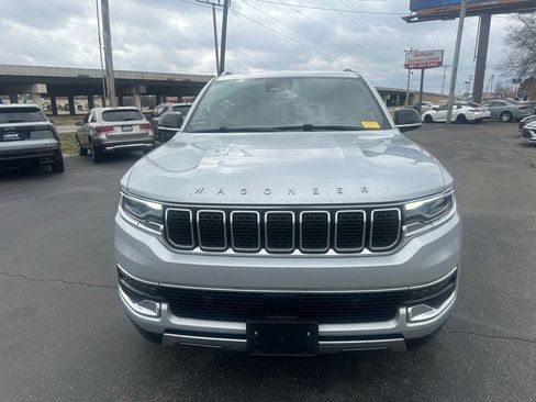 Used 2023 Jeep Wagoneer Series III w/ Preferred Equipment Group RWD image 13