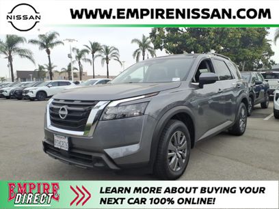 Certified 2025 Nissan Pathfinder SV