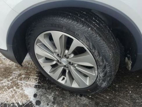 Used 2019 Buick Encore Preferred image 3