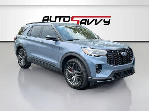 Used 2025 Ford Explorer ST AWD/4WD image 1