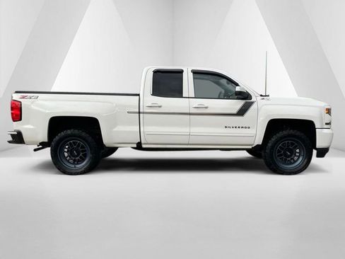 Used 2018 Chevrolet Silverado 1500 LT w/ All Star Edition image 9