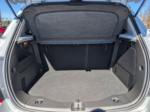 Used 2022 Chevrolet Trax LT w/ LT Convenience Package image 19