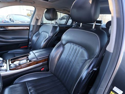Used 2018 Genesis G90 5.0 Ultimate image 17