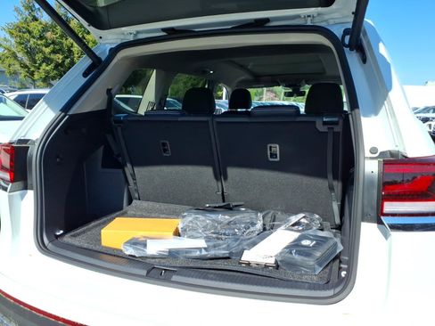 New 2026 Volkswagen Atlas SE FWD image 9