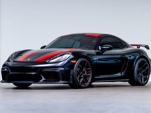 Used 2020 Porsche 718 Cayman GT4 RWD image 3