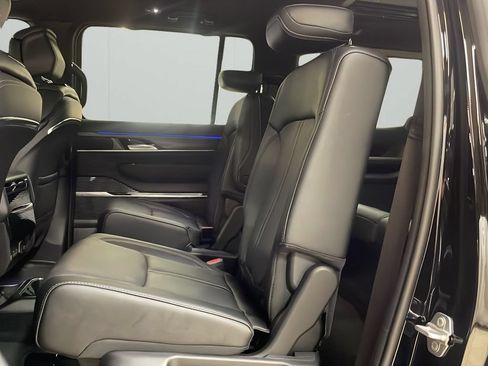 New 2026 Jeep Grand Wagoneer Summit AWD/4WD image 15