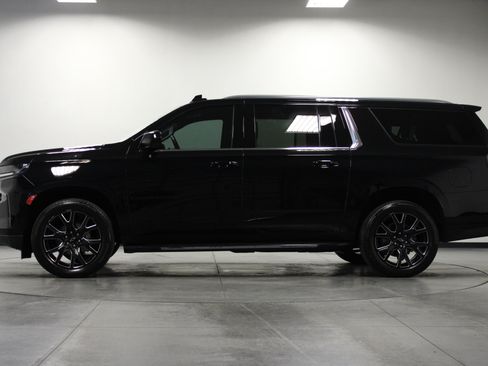 Used 2024 Chevrolet Suburban LS w/ Driver Alert Package AWD/4WD image 7