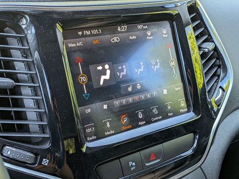 Used 2019 Jeep Cherokee Limited AWD/4WD image 23