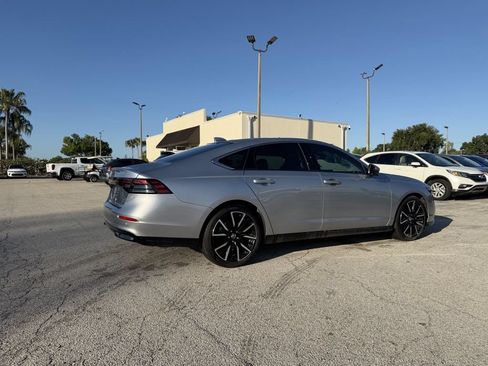 Used 2025 Honda Accord Touring image 5