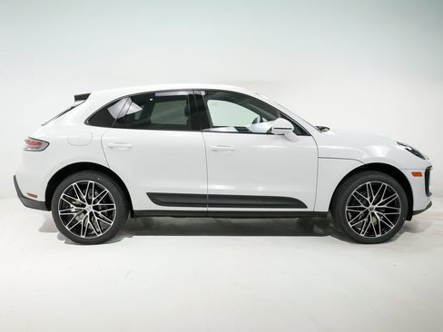 New 2026 Porsche Macan image 9