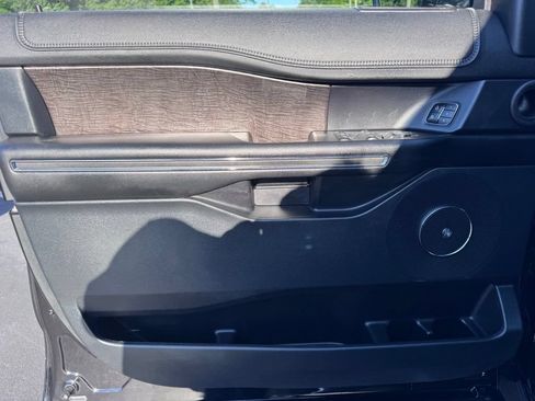 Used 2019 Ford Expedition Limited w/ Equipment Group 302A AWD/4WD image 23