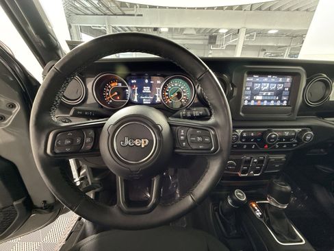 Used 2021 Jeep Wrangler Unlimited Sport image 16