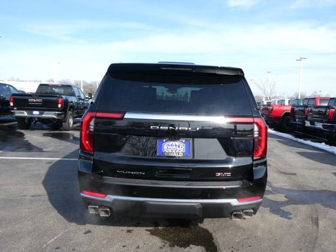 New 2026 GMC Yukon Denali w/ Denali Reserve Package AWD/4WD image 8