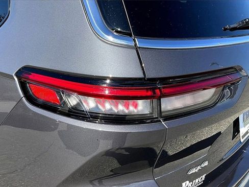 Used 2023 Jeep Grand Cherokee L Limited image 22