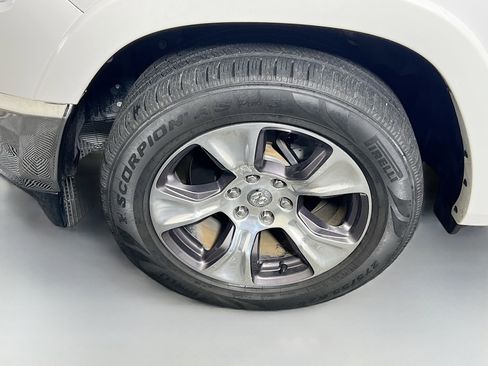 Used 2019 RAM 1500 Laramie image 13