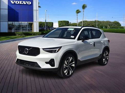 New 2026 Volvo XC40 B5 Ultra image 3