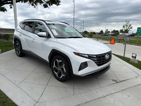 Used 2023 Hyundai Tucson SEL w/ Convenience Package FWD image 2