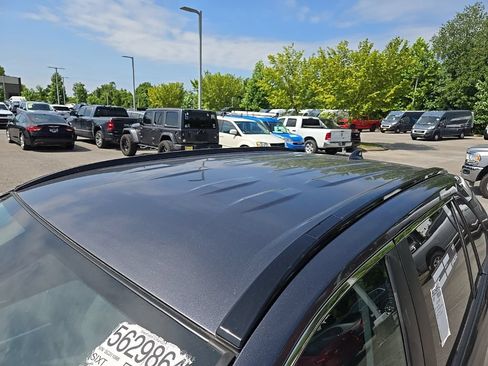 Used 2025 Toyota RAV4 XLE FWD image 13