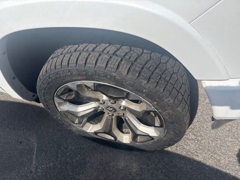 Used 2022 RAM 1500 Limited AWD/4WD image 13