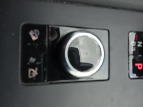 Used 2023 Land Rover Discovery HSE R-Dynamic AWD/4WD image 32