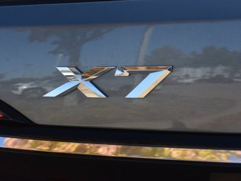 Used 2024 BMW X7 xDrive40i image 7