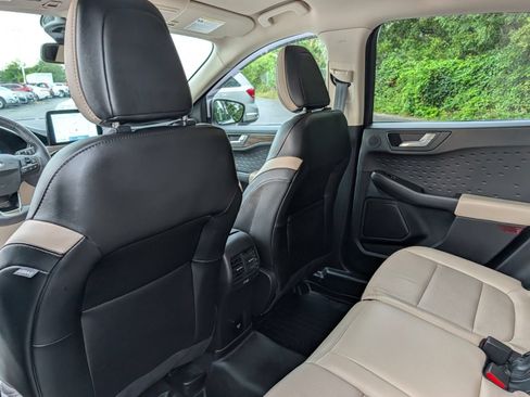 Used 2020 Ford Escape Titanium AWD/4WD image 23