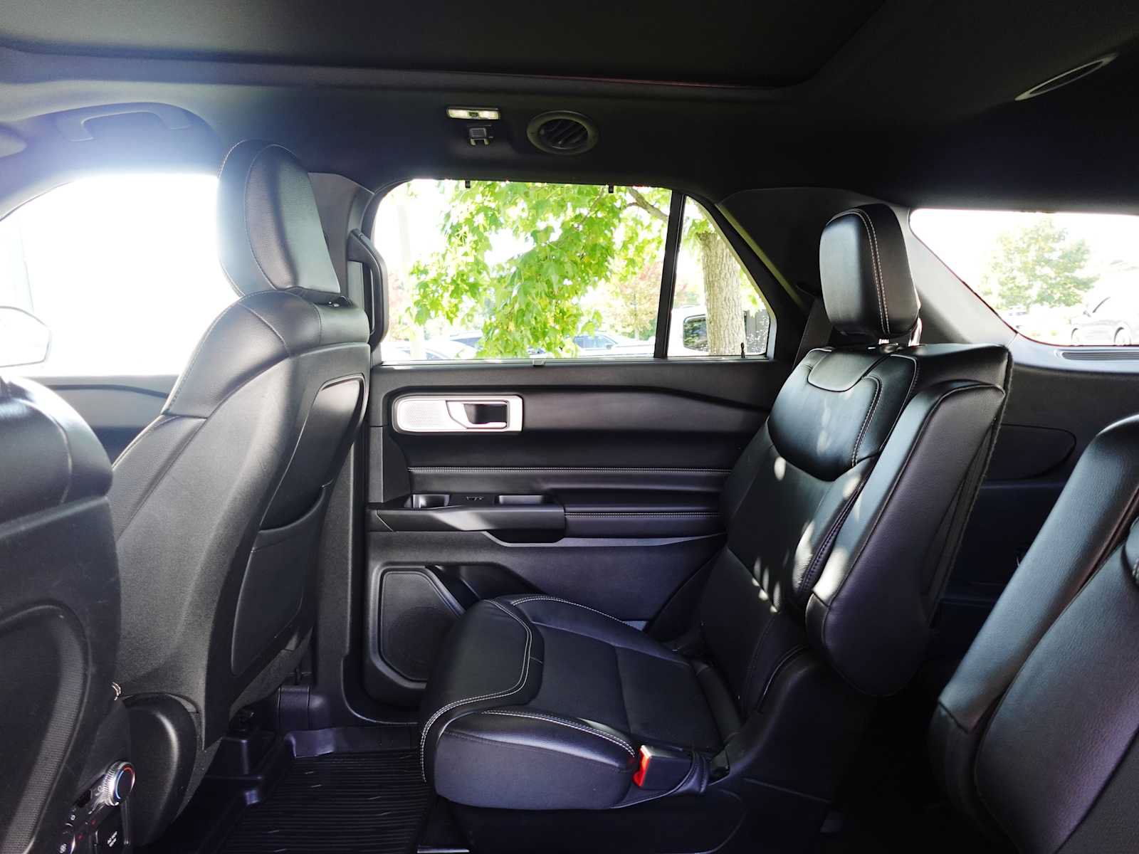 Used 2020 Ford Explorer ST w/ Premium Technology Package AWD/4WD image 27