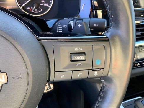 Used 2023 Nissan Pathfinder SL w/ SL Premium Package FWD image 24