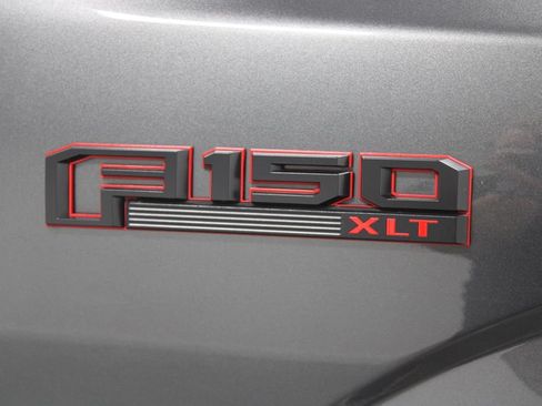 Used 2018 Ford F150 XLT w/ Equipment Group 302A Luxury AWD/4WD image 12