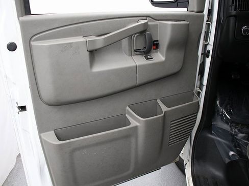 Used 2019 Chevrolet Express 3500 Extended w/ Driver Convenience Package image 17