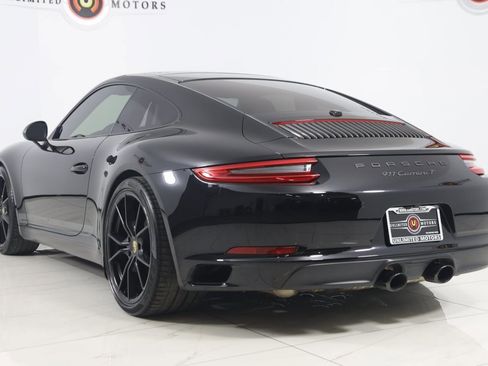 Used 2019 Porsche 911 Carrera T w/ Carrera T Interior Package image 4