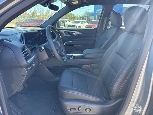 New 2026 Chevrolet Traverse LT w/ Sun and Wheel Package image 11