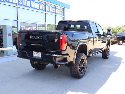 Used 2024 GMC Sierra 3500 Denali Ultimate AWD/4WD image 3