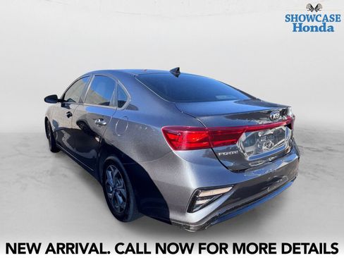 Used 2020 Kia Forte LXS FWD image 4