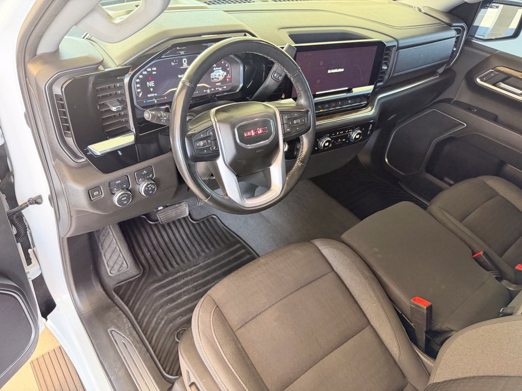 Used 2023 GMC Sierra 1500 Elevation AWD/4WD image 12