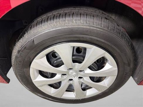 Used 2025 Toyota Corolla LE w/ Convenience Package FWD image 17