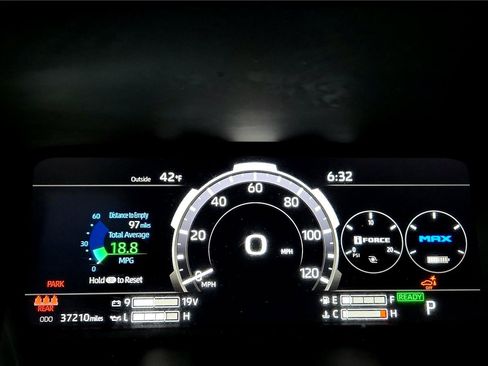 Used 2023 Toyota Tundra Platinum image 37