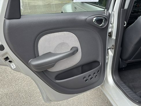 Used 2004 Chrysler PT Cruiser Limited image 18