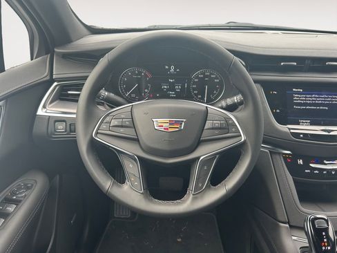 New 2026 Cadillac XT5 Luxury image 14