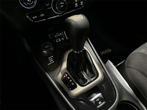 Used 2016 Jeep Cherokee Latitude image 24