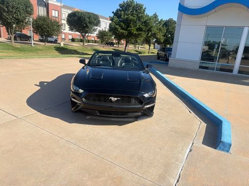 Used 2022 Ford Mustang Premium RWD image 5