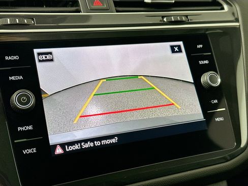 Certified 2024 Volkswagen Tiguan SE R-Line image 12