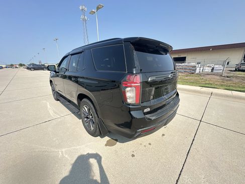 Used 2021 Chevrolet Tahoe Z71 w/ Z71 Off-Road Package AWD/4WD image 12