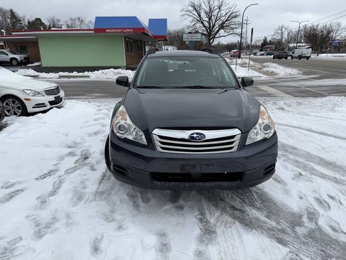 Used 2011 Subaru Outback 2.5i image 4