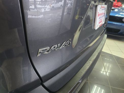 Used 2022 Toyota RAV4 XLE image 29