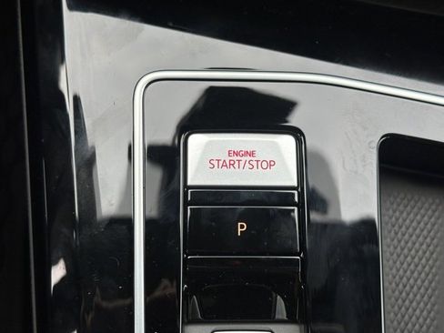 New 2024 Volkswagen GTI SE image 25