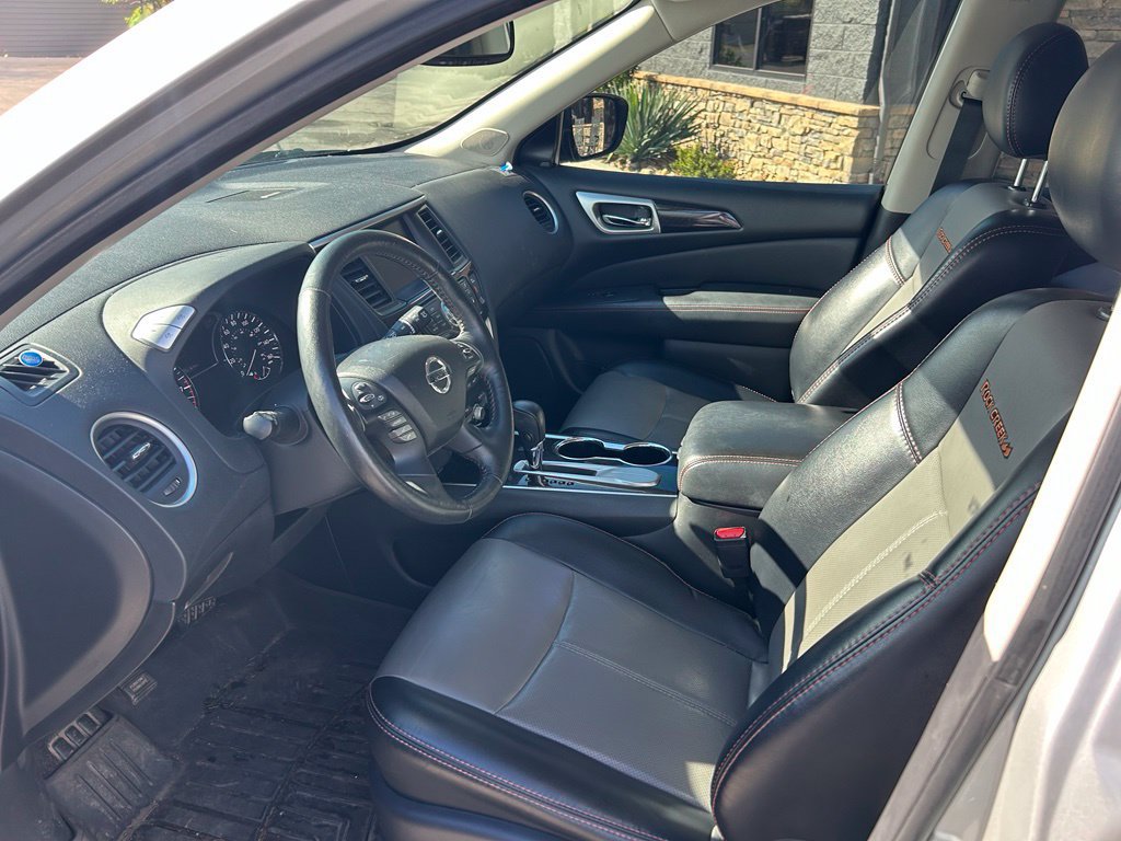 Used 2020 Nissan Pathfinder SL FWD image 5