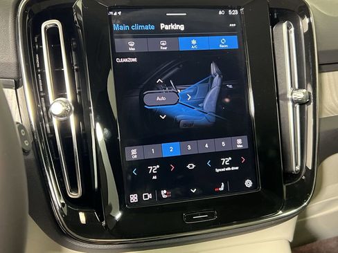 Certified 2024 Volvo XC40 B5 Plus w/ Climate Package image 17